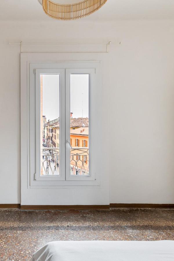 Alessandrini Apartment Alla Finestrella By Wonderful Italy โบโลญญา ภายนอก รูปภาพ