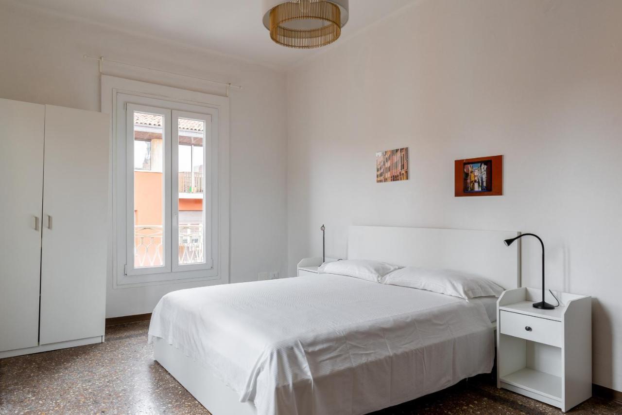 Alessandrini Apartment Alla Finestrella By Wonderful Italy โบโลญญา ภายนอก รูปภาพ